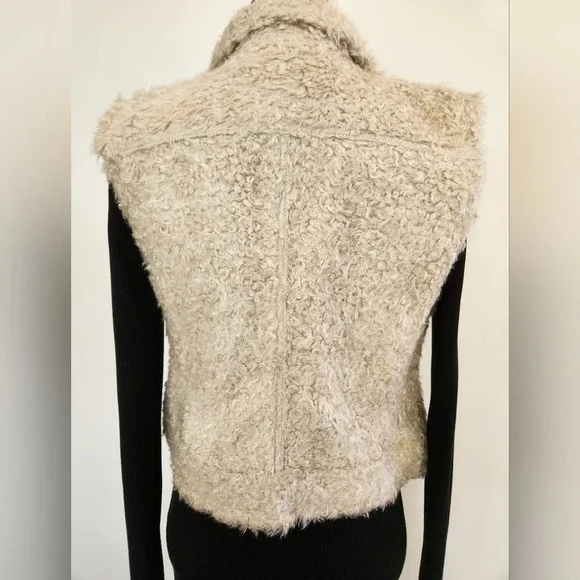 ||GAP|| fur vest - Picture 4 of 6